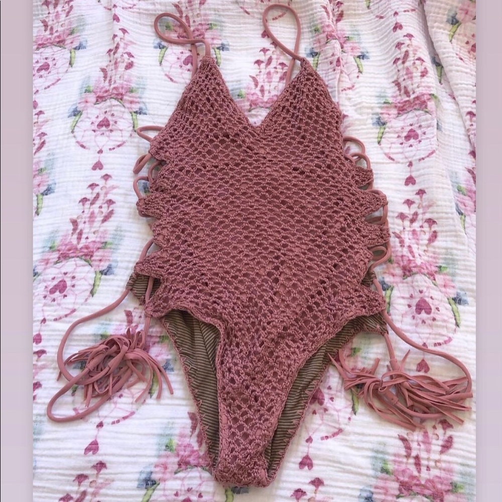 Florence Crochet Full Piece in Lilly
